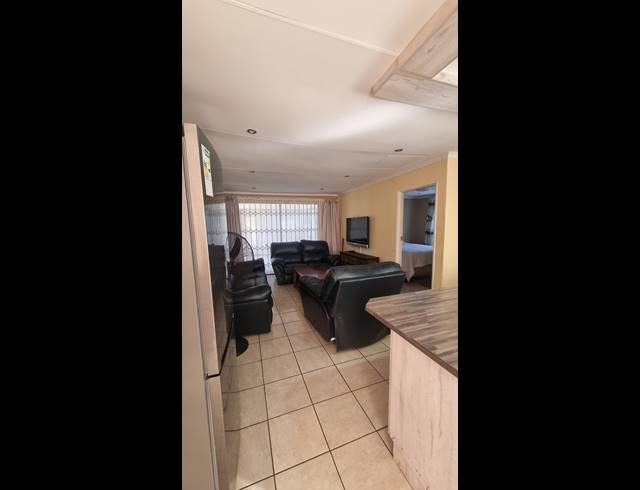 12 BEDROOM HOUSE FOR SALE IN SUNNYRIDGE